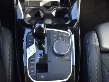 BMW X3 xDrive30e DAB LED WLAN Parkassistent AHK Shz