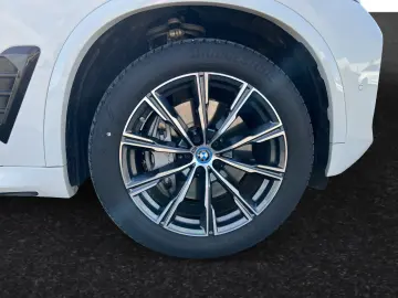 BMW X5 xDrive50e M Sport AHK Pano LCProf. H K