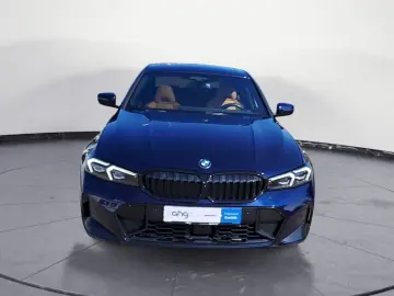 BMW 330i A Limousine M Sportpaket Navi Leder Tempom.