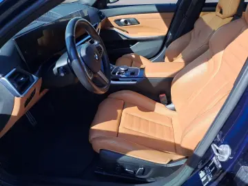 BMW 330i A Limousine M Sportpaket Navi Leder Tempom.