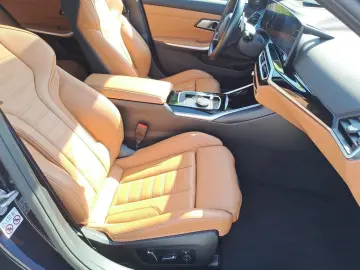 BMW 330i A Limousine M Sportpaket Navi Leder Tempom.