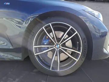 BMW 330i A Limousine M Sportpaket Navi Leder Tempom.