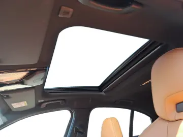 BMW 330i A Limousine M Sportpaket Navi Leder Tempom.