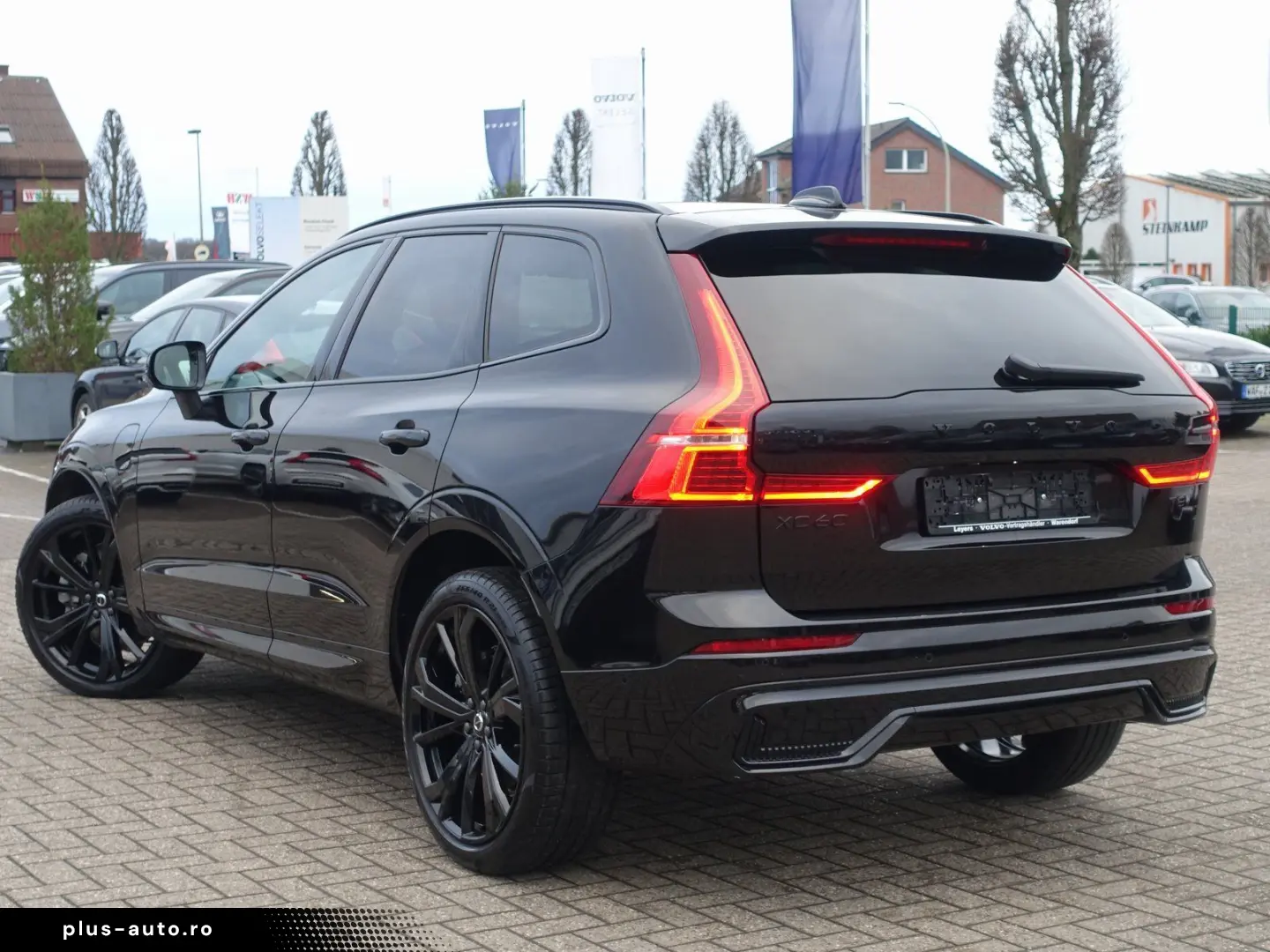VOLVO XC60 Black Edition Ultra T8 AWD AHK 360  Pano