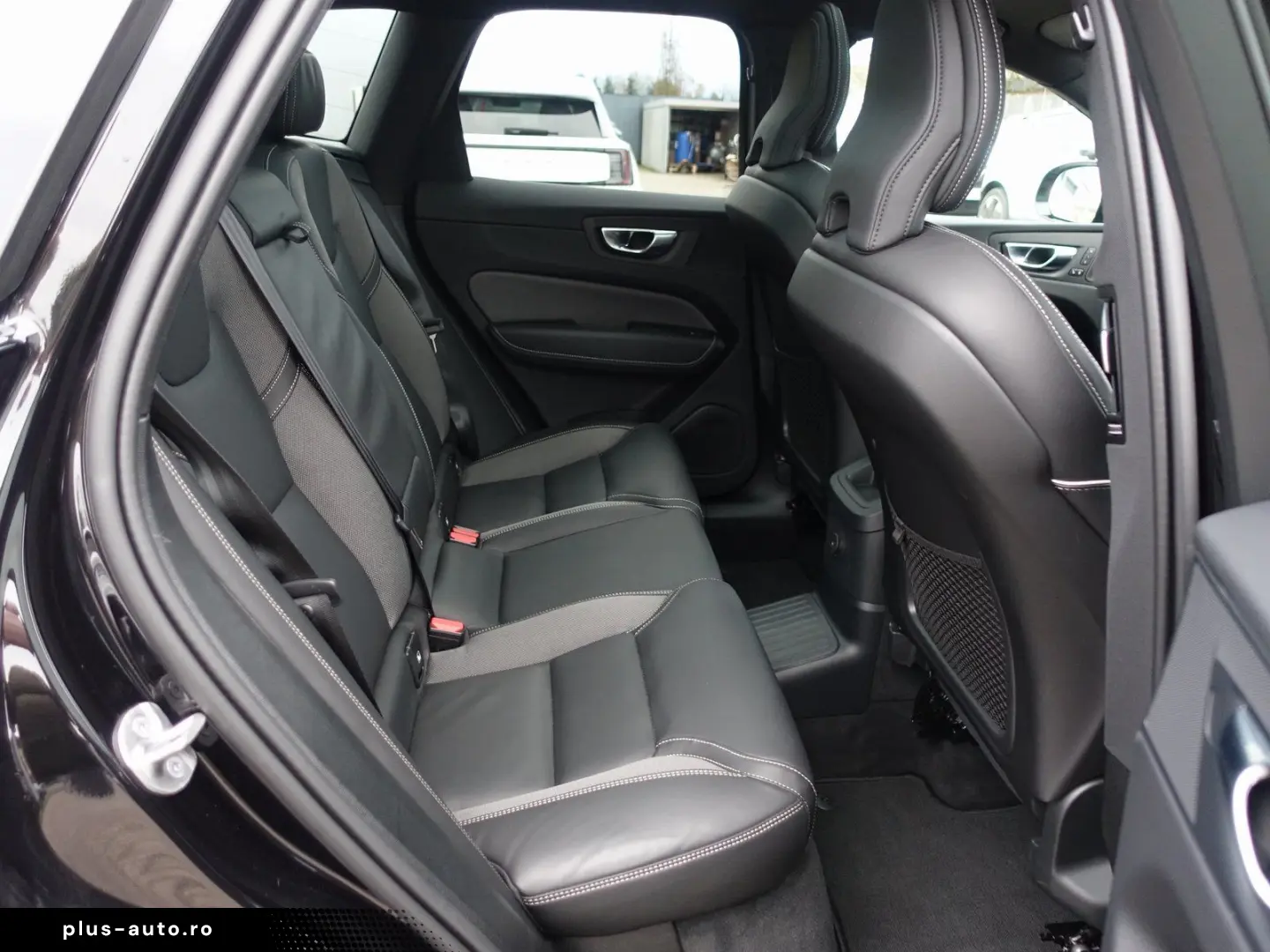 VOLVO XC60 Black Edition Ultra T8 AWD AHK 360  Pano