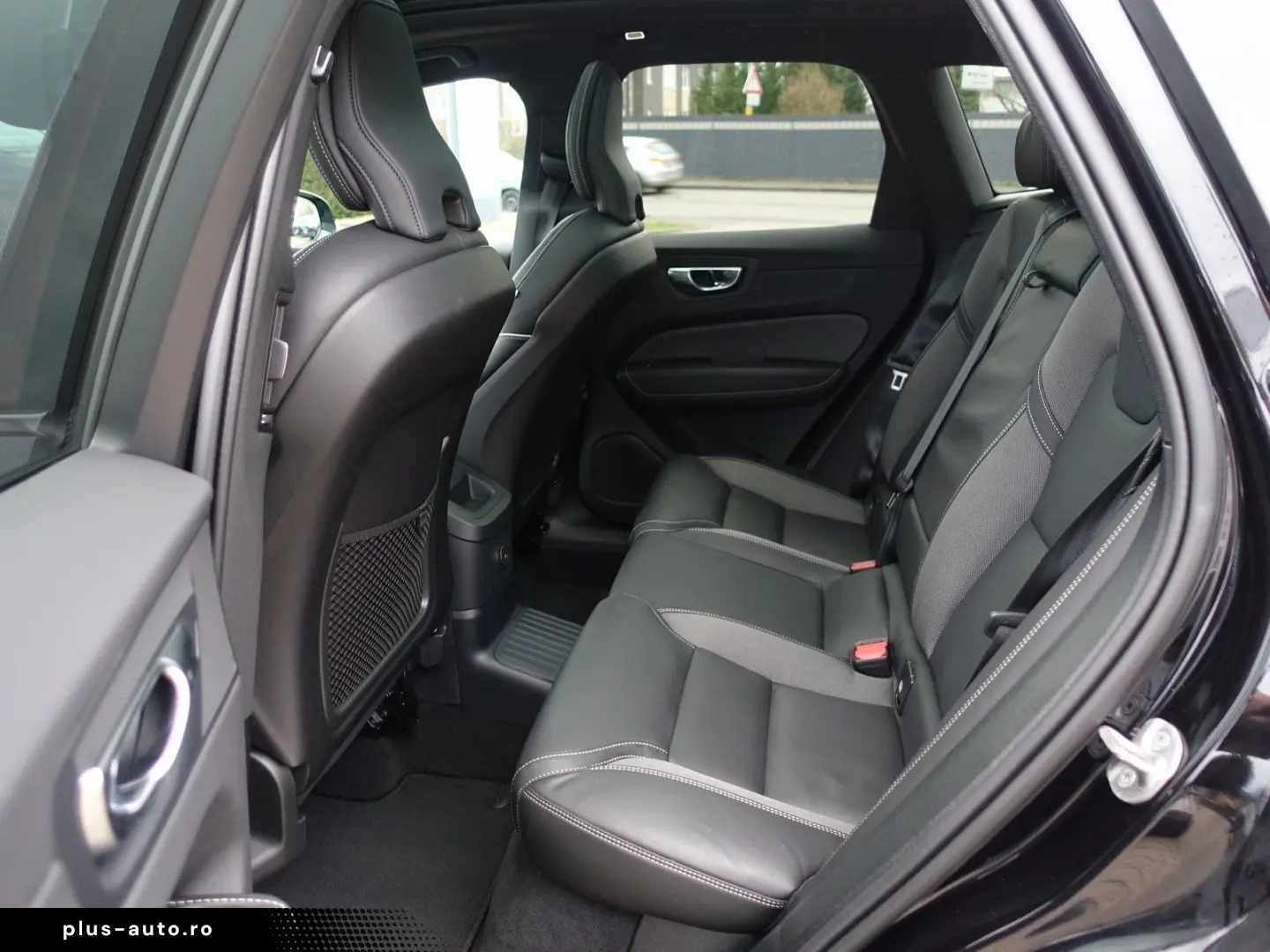 VOLVO XC60 Black Edition Ultra T8 AWD AHK 360  Pano