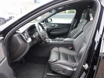 VOLVO XC60 Black Edition Ultra T8 AWD AHK 360  Pano