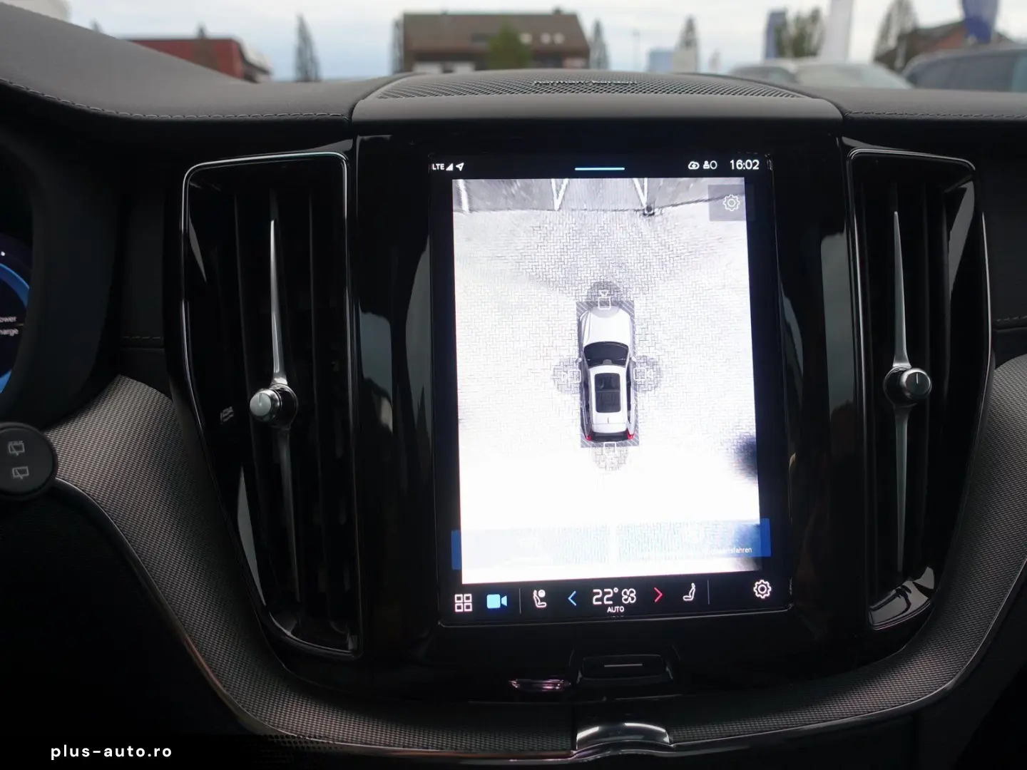 VOLVO XC60 Black Edition Ultra T8 AWD AHK 360  Pano