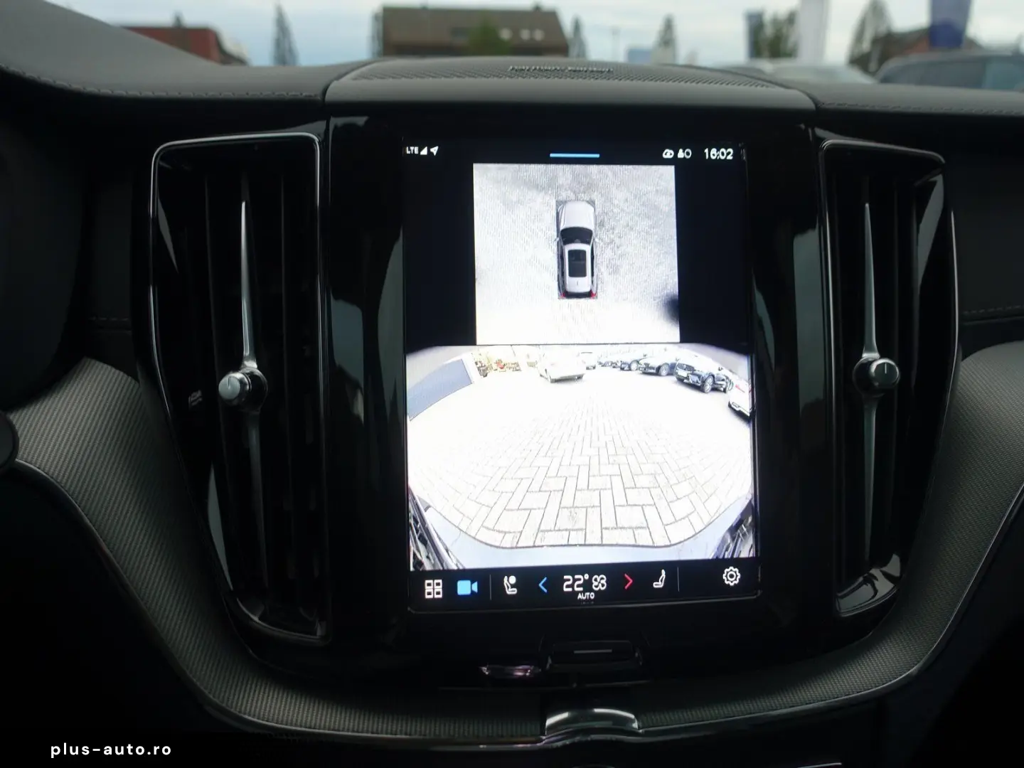 VOLVO XC60 Black Edition Ultra T8 AWD AHK 360  Pano