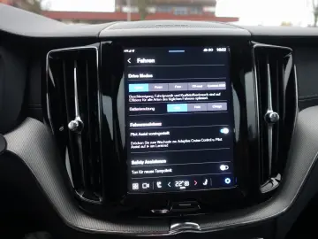 VOLVO XC60 Black Edition Ultra T8 AWD AHK 360  Pano