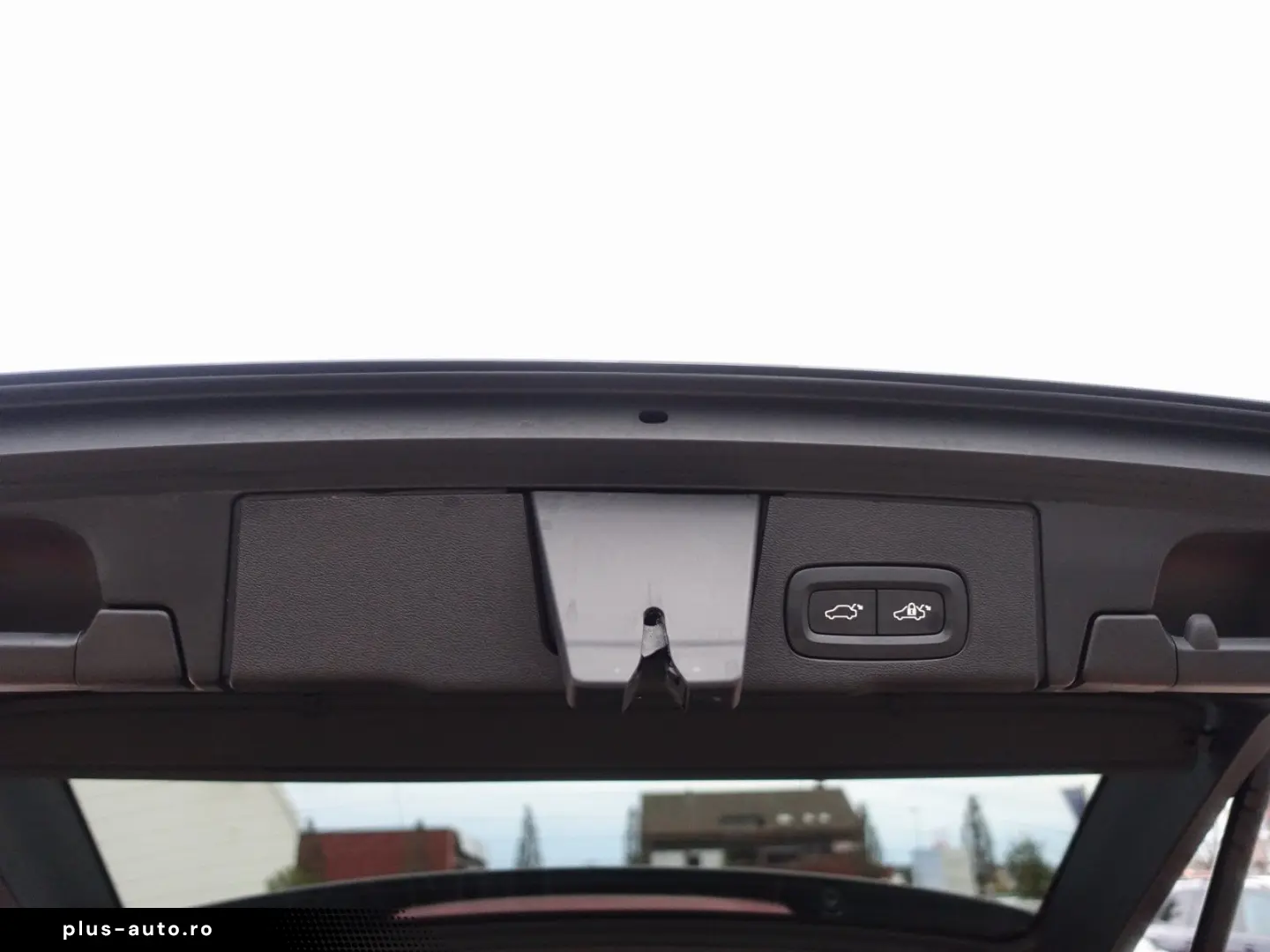 VOLVO XC60 Black Edition Ultra T8 AWD AHK 360  Pano