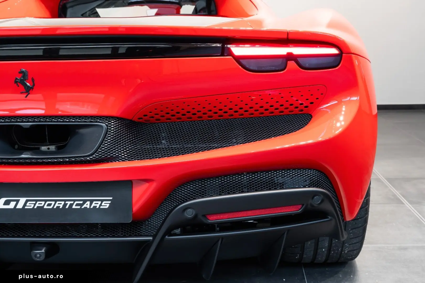 FERRARI 296 GTB GTB Rosso Scuderia Racing Seat Lift 19%