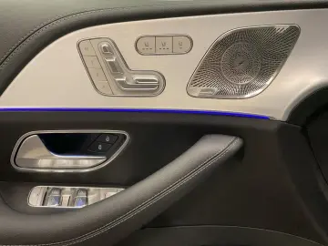 MERCEDES-BENZ GLS 350 d 4M AMG NIGHT PANORAMA DISTRONIC 360