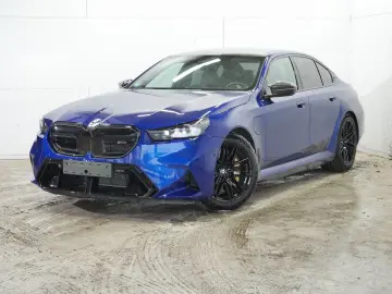 BMW M5 Limousine M Drivers P. Ultimate B&W 0 5% Vers