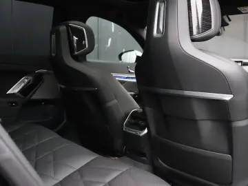 BMW 750 7-serie 750e xDrive   M-SPORT PAKKET   SKY-L