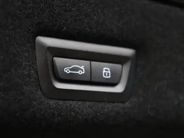 BMW 750 7-serie 750e xDrive   M-SPORT PAKKET   SKY-L