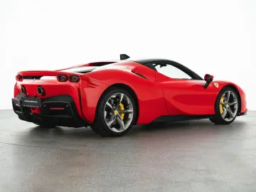 FERRARI SF90 Stradale