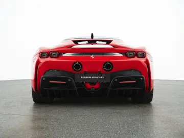 FERRARI SF90 Stradale