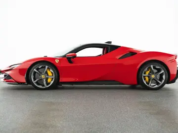 FERRARI SF90 Stradale
