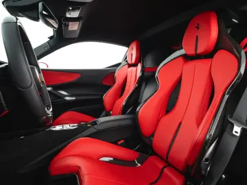 FERRARI SF90 Stradale