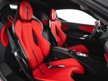 FERRARI SF90 Stradale