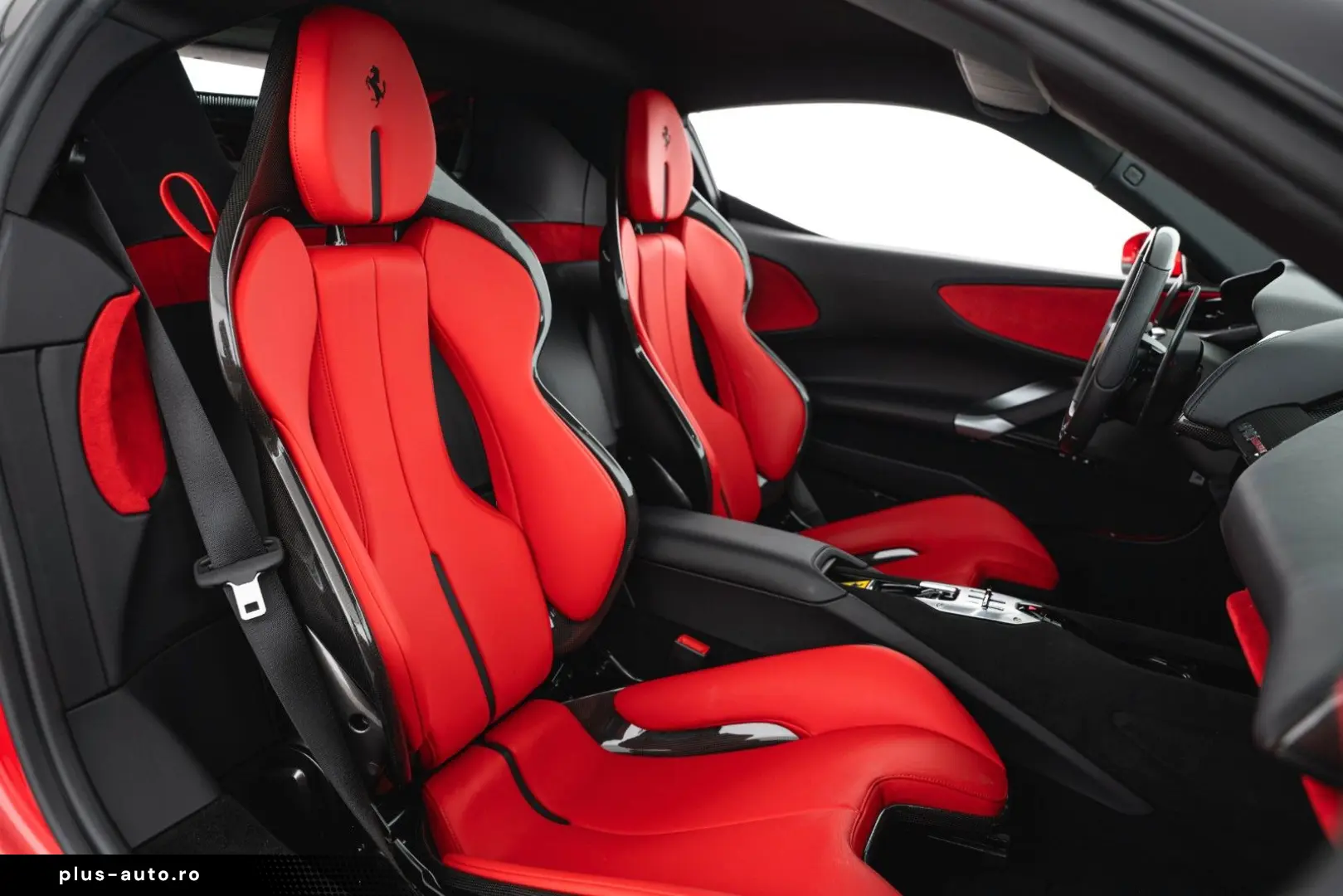 FERRARI SF90 Stradale