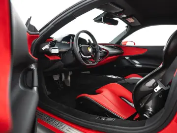 FERRARI SF90 Stradale