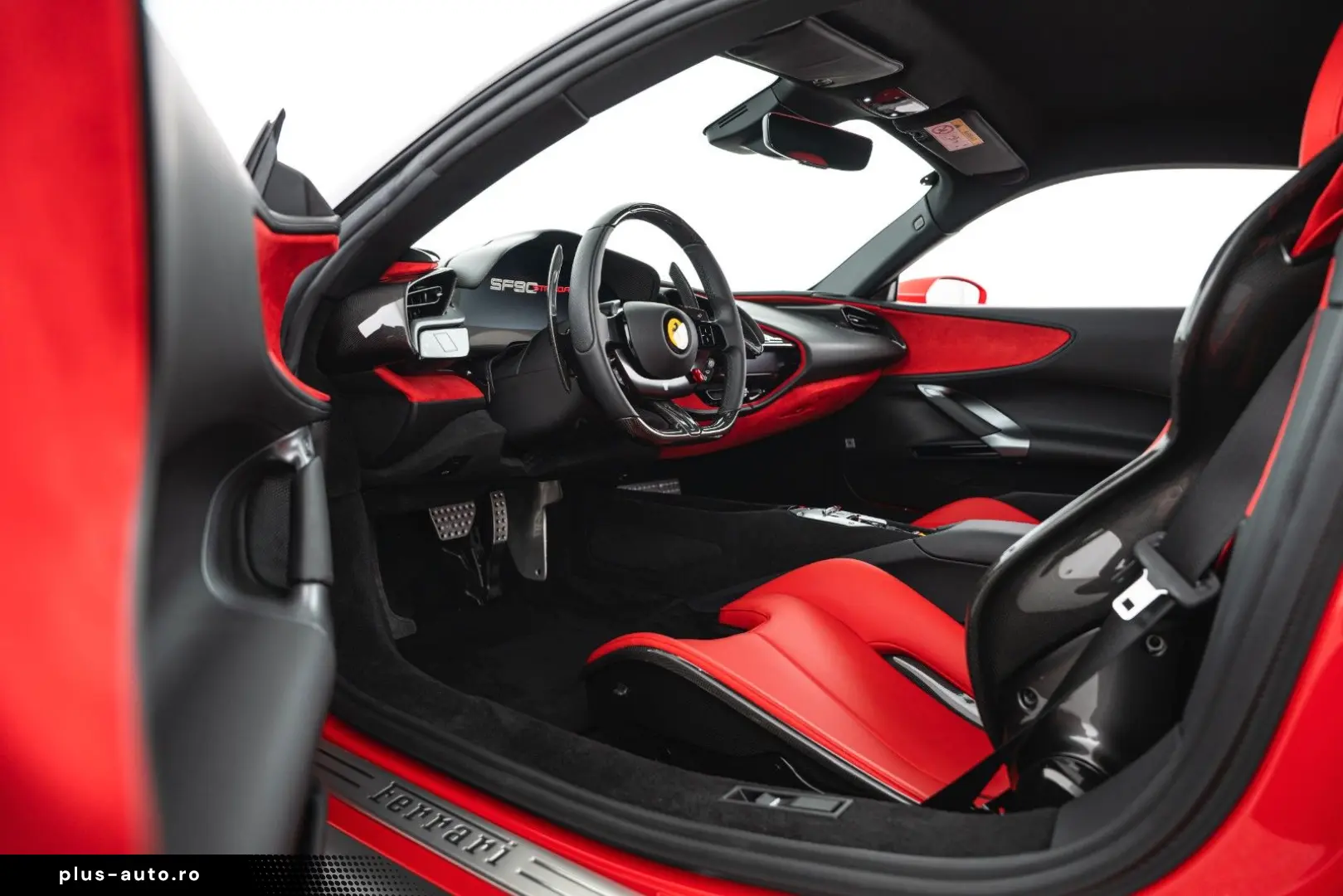 FERRARI SF90 Stradale