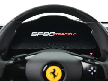 FERRARI SF90 Stradale