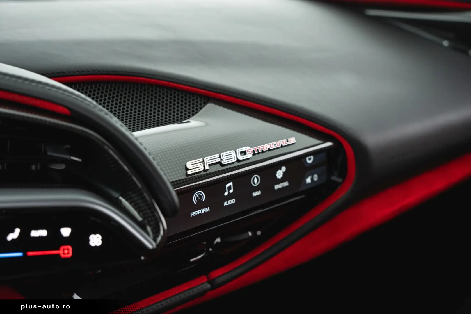 FERRARI SF90 Stradale