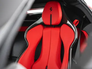 FERRARI SF90 Stradale