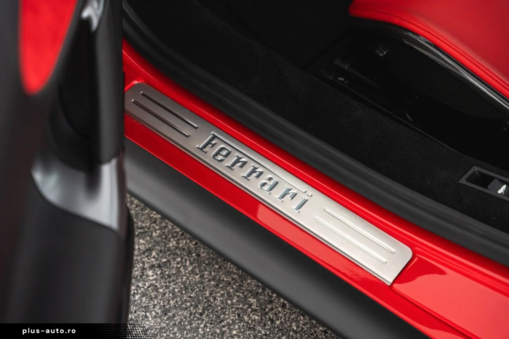 FERRARI SF90 Stradale