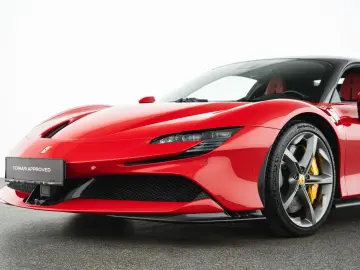 FERRARI SF90 Stradale