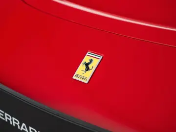FERRARI SF90 Stradale