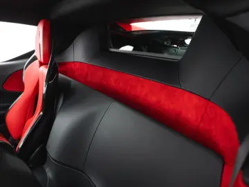 FERRARI SF90 Stradale