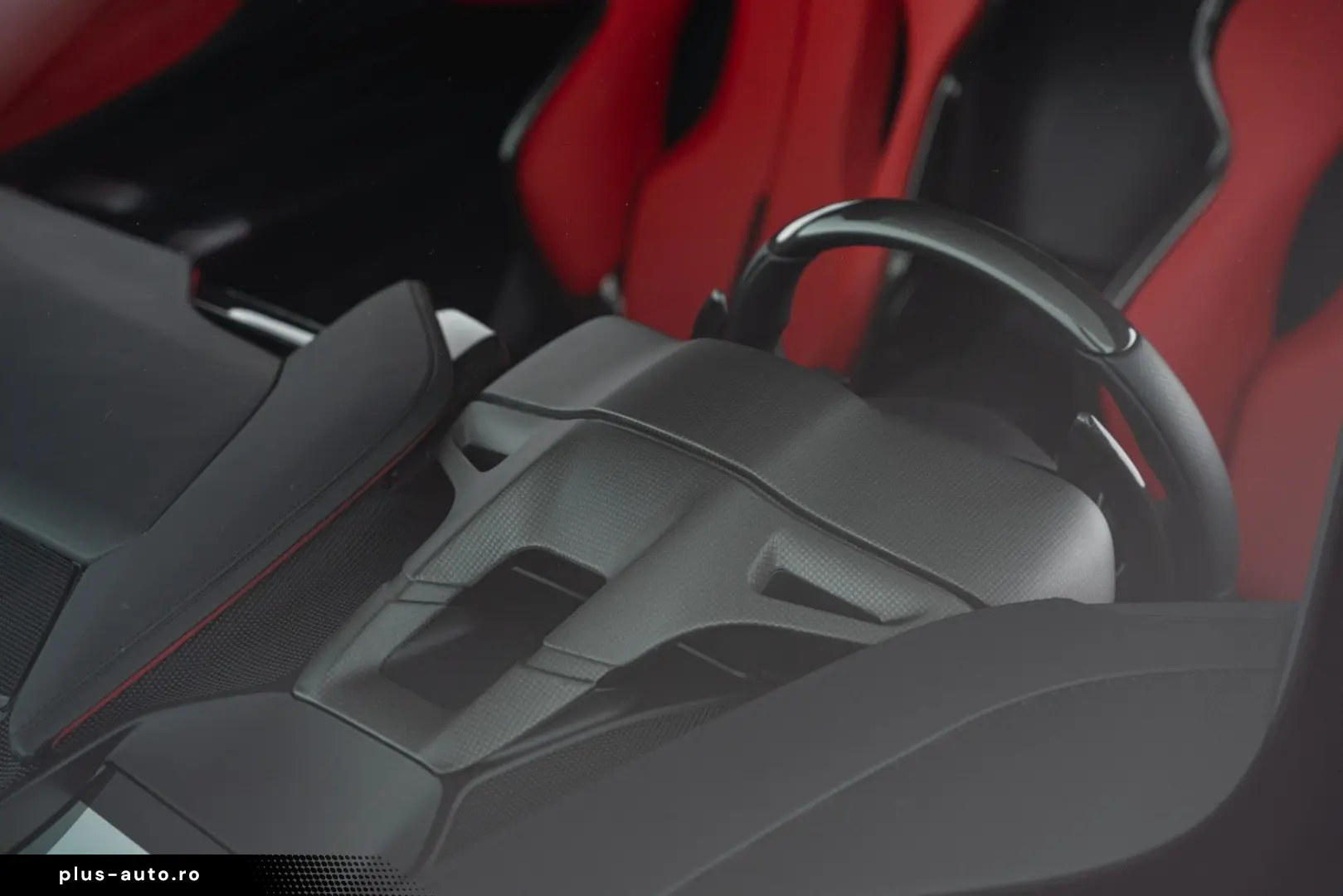 FERRARI SF90 Stradale