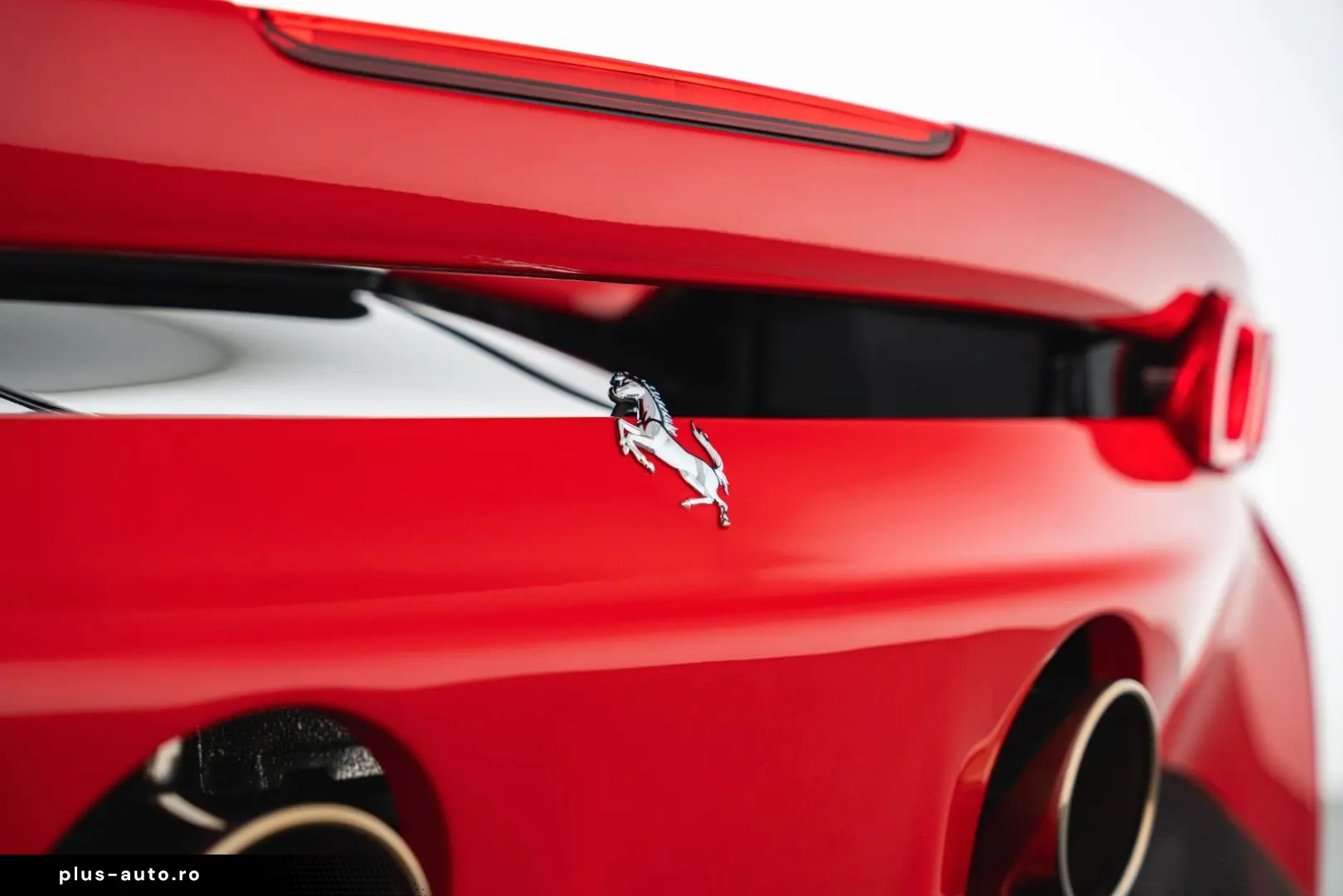 FERRARI SF90 Stradale