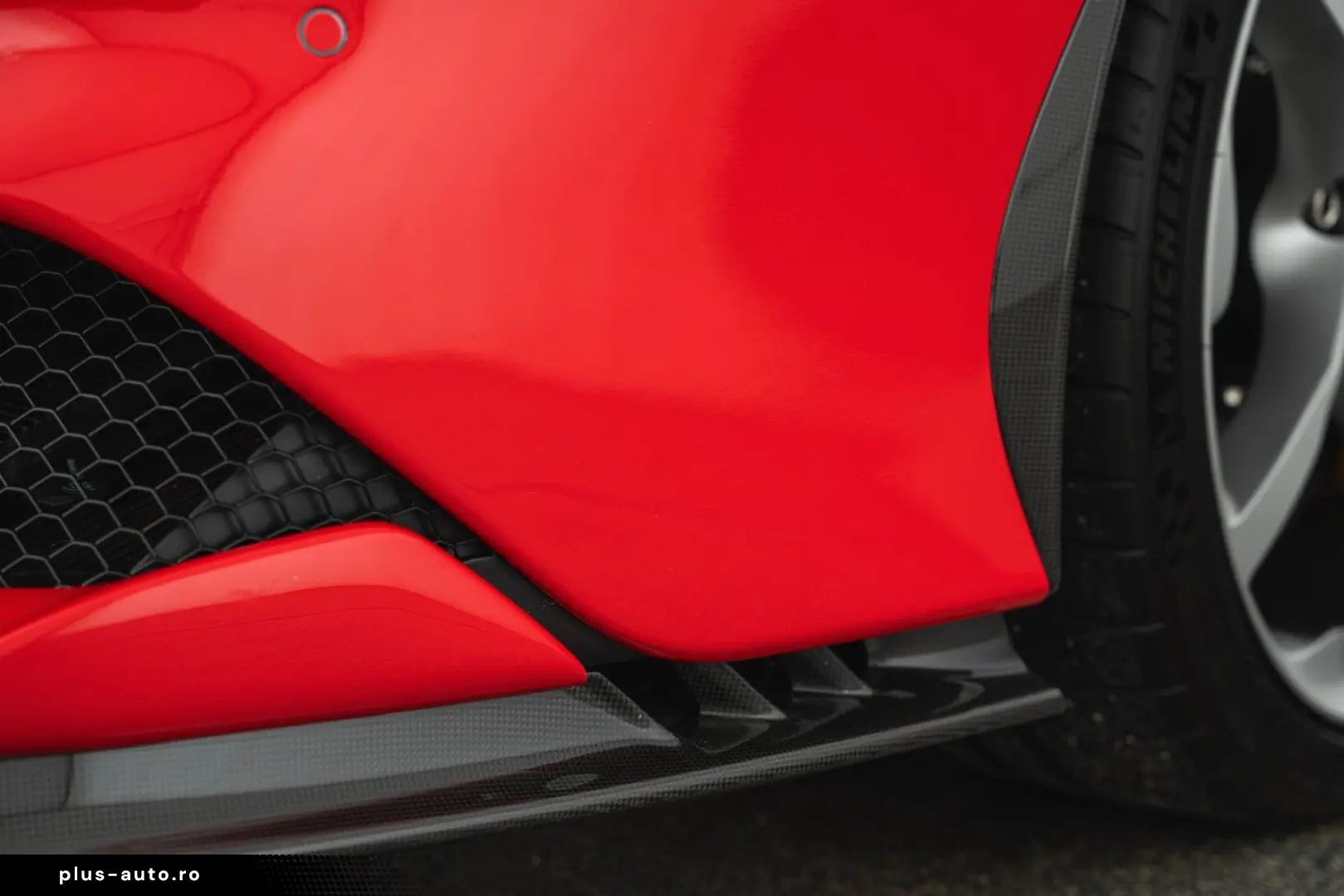 FERRARI SF90 Stradale