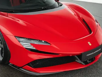 FERRARI SF90 Stradale