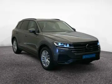 VW Touareg TDI tiptr. 4M  AHK LEDER LUFTF R-CAM NAV