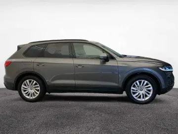 VW Touareg TDI tiptr. 4M  AHK LEDER LUFTF R-CAM NAV