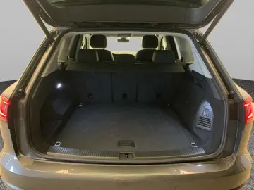 VW Touareg TDI tiptr. 4M  AHK LEDER LUFTF R-CAM NAV
