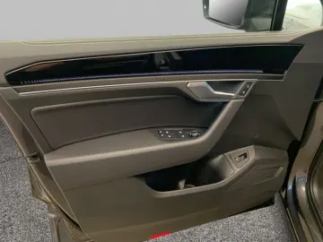 VW Touareg TDI tiptr. 4M  AHK LEDER LUFTF R-CAM NAV