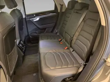 VW Touareg TDI tiptr. 4M  AHK LEDER LUFTF R-CAM NAV