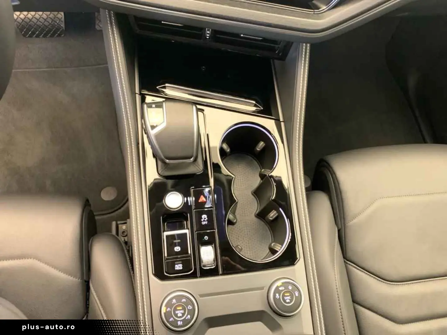 VW Touareg TDI tiptr. 4M  AHK LEDER LUFTF R-CAM NAV