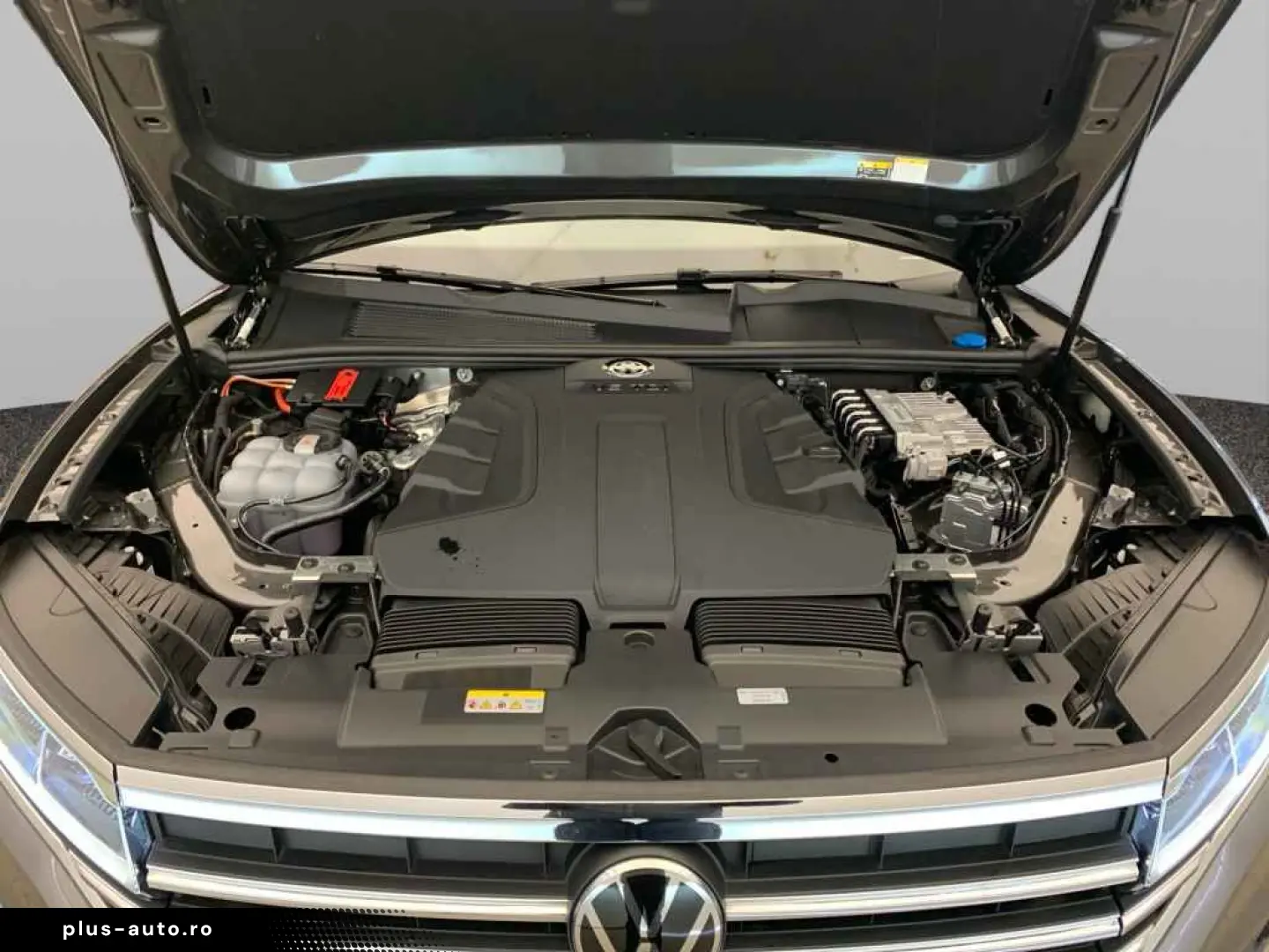 VW Touareg TDI tiptr. 4M  AHK LEDER LUFTF R-CAM NAV