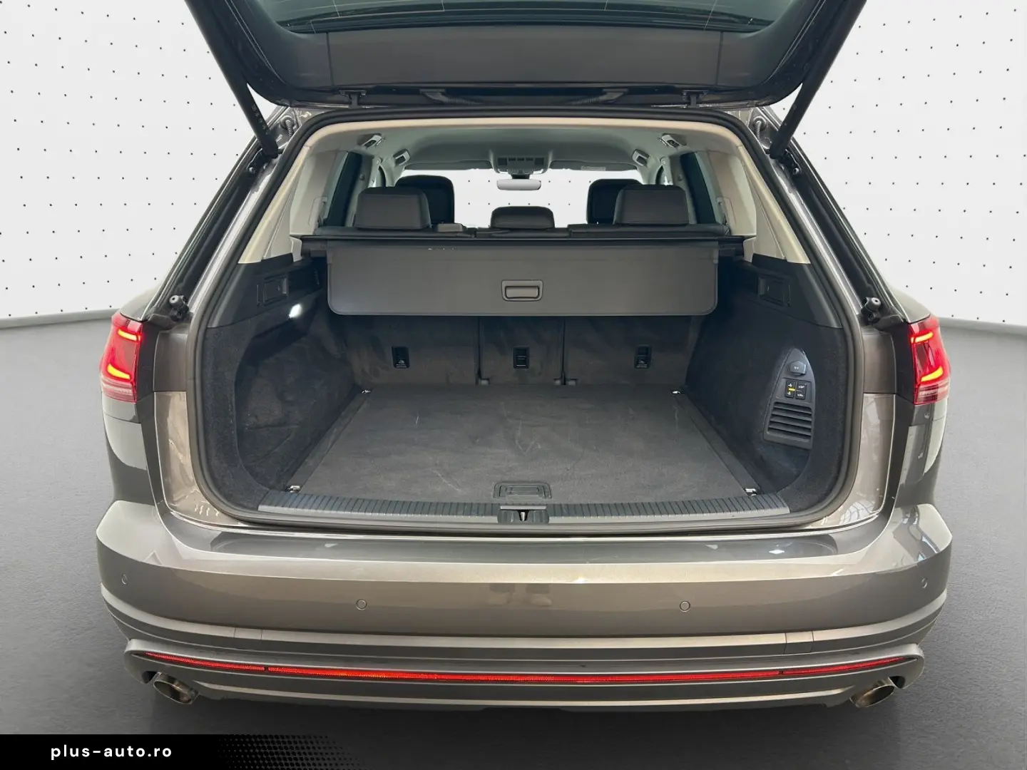 VW Touareg 4M 3.0 TDI NAVI LEDER AHK KAM LUFT SHZ 1