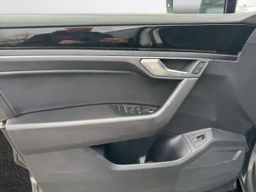 VW Touareg 3.0 TDI 4M  AHK Navi LED Leder Kamera PD