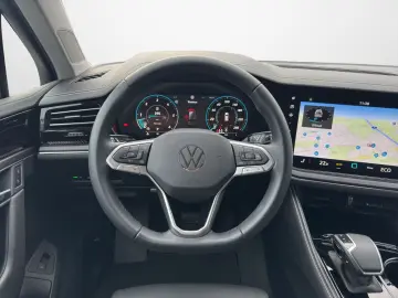 VW Touareg 3.0 TDI 4M  AHK Navi LED Leder Kamera PD