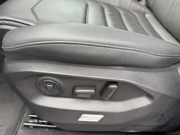 VW Touareg 3.0 TDI 4M  AHK Navi LED Leder Kamera PD